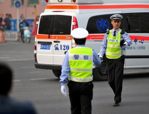 无法拒绝吃瓜计划交警,一场别开生面的执法奇遇