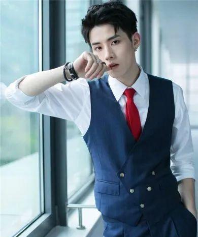 吃瓜法师男星是谁,揭秘男星背后的神秘面纱