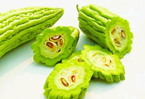 美女吃哈密瓜拼盘图片,美女与哈密瓜拼盘的视觉盛宴