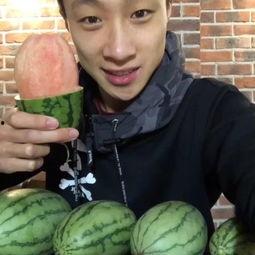 和县长吃瓜视频,揭秘官场趣闻背后的真相